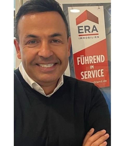 Herr Reza Vali 