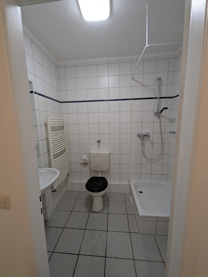*** Klinikviertel *** Helle 2-Zimmerwohnung im 2. OG zum Sofortbezug - Photo 4