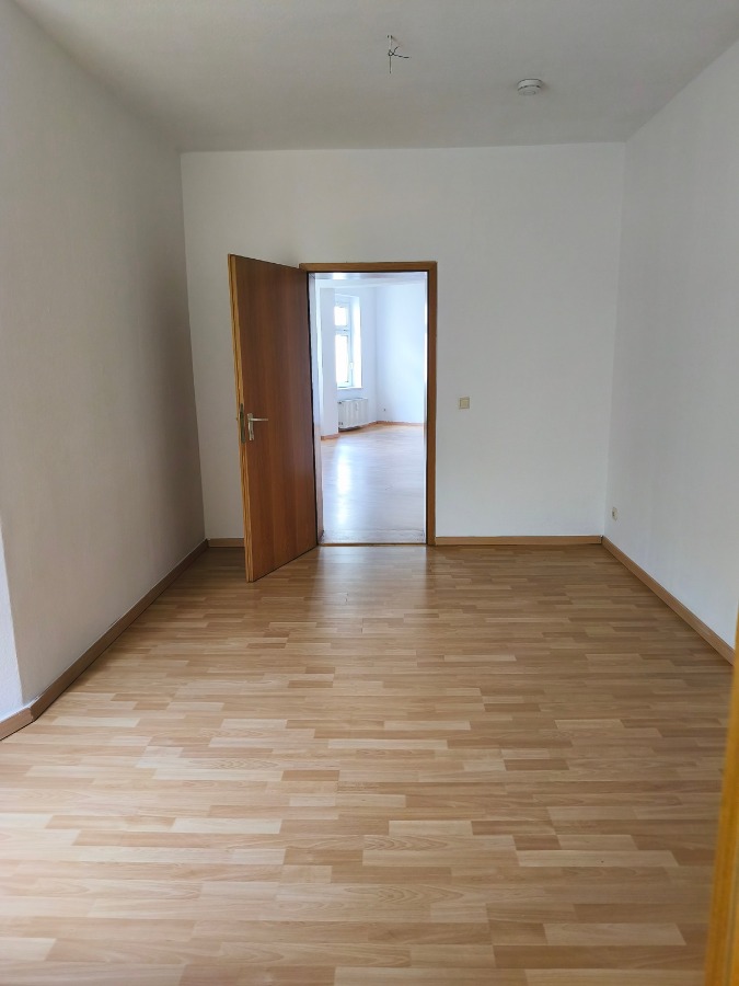 Wohnung mit großem Wohnbereich, Badewanne sowie Dusche in der Innenstadt, ruhig im Hinterhaus! - Photo 3