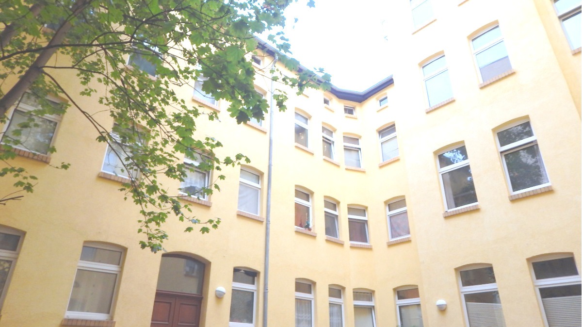 Mit 3 ungefähr gleichgroßen Räumen zzgl. Wohnraum Küche, Badewanne & Dusche. - Foto 2