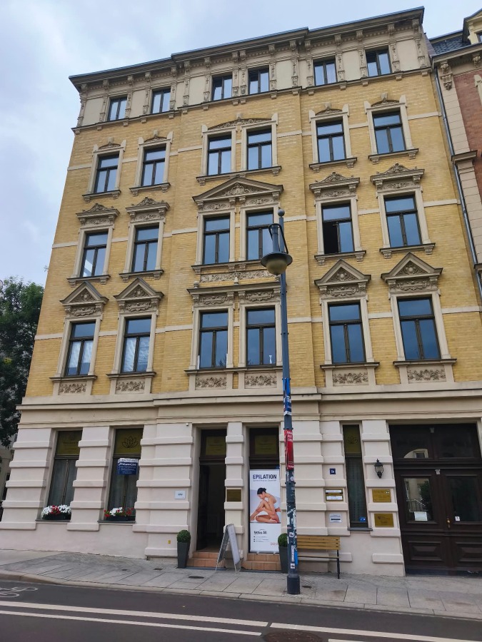 4-Raum Wohnung mit Balkon und großer Küche in der Altstadt im Herzen von Halle - Photo 2