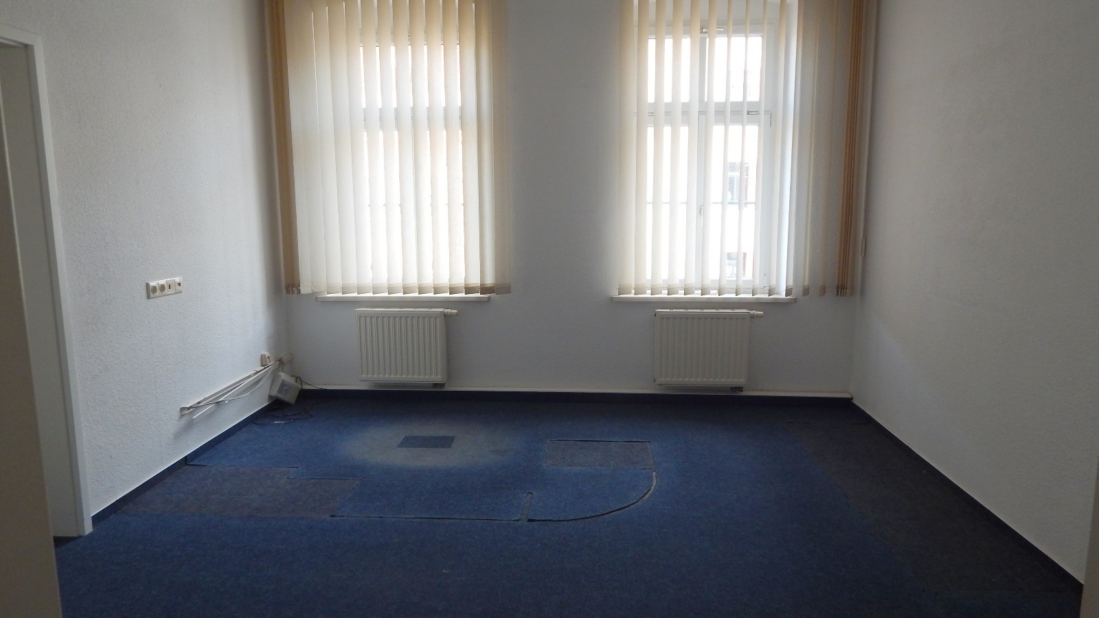 Neues Bad mit Wanne und Dusche bei 5 Zimmer mit zusätzlichen kleinen Büro - Photo 2