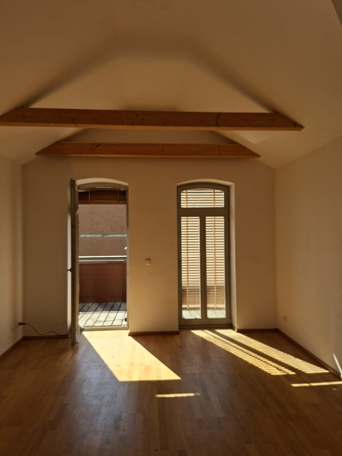 4 Zimmer im Dachgeschoss mit Balkon und Stellplatz sucht Nachmieter - Foto 1